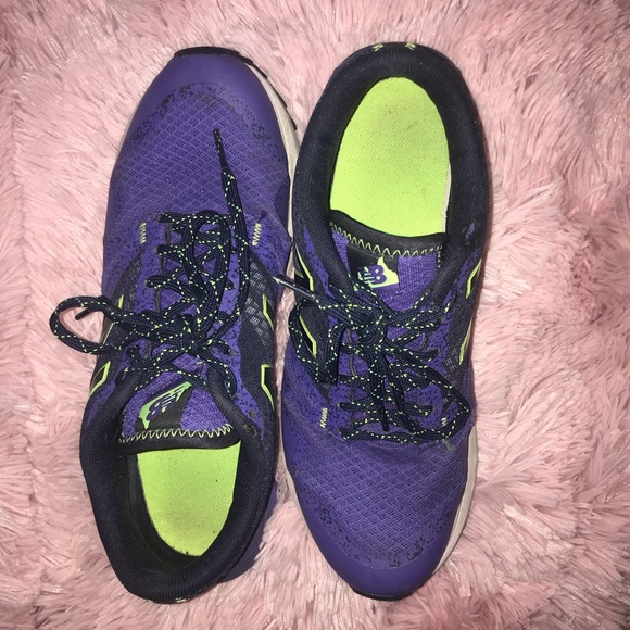 New Balance 690 AT 8.5 Purple & Green All Terrain - Picture 4 of 8